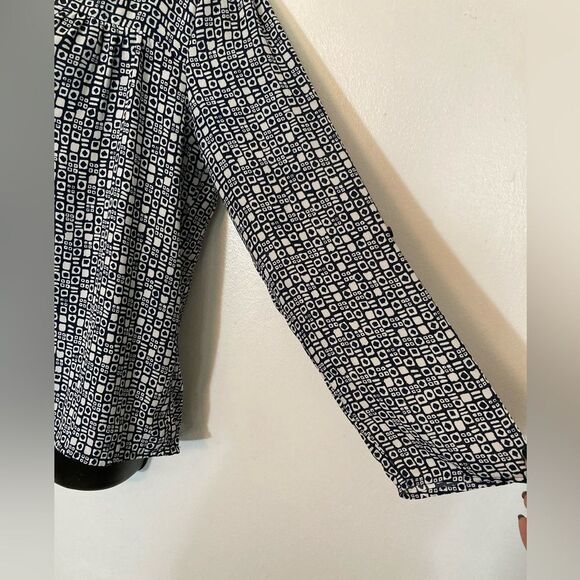 Zac & Rachel button sleeve button up blouse - Picture 4 of 7